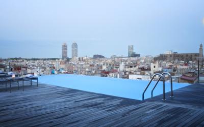 Piscine Hotel 18